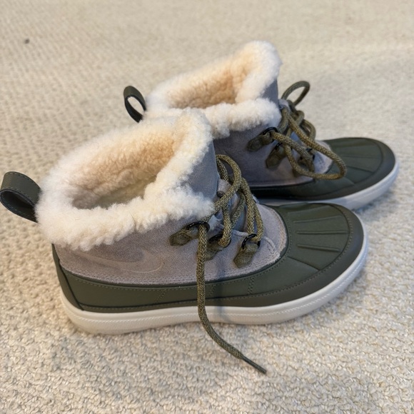 Nike Woodside Chukka2 Light Taupe Women's 7.5 - Picture 3 of 6